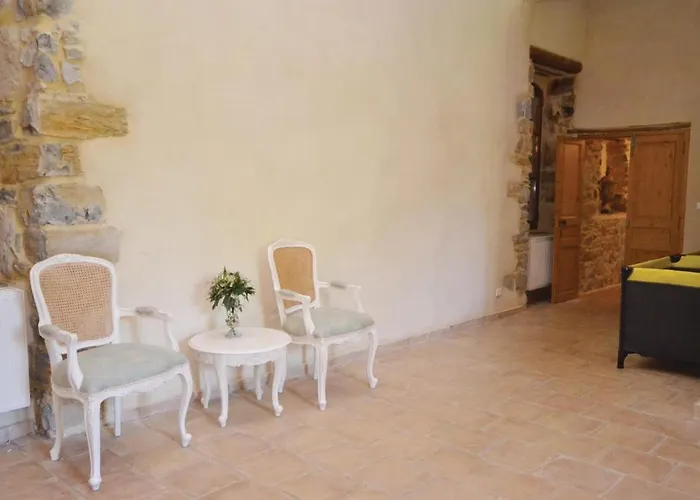 5 Bedroom Pet Friendly In Anduze