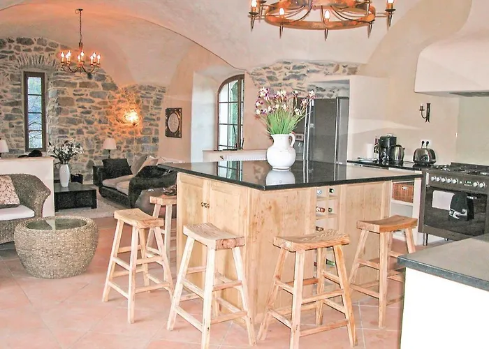 5 Bedroom Pet Friendly In Prázdninový dům Anduze