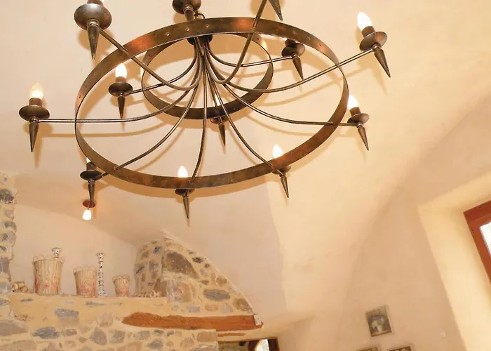 5 Bedroom Pet Friendly In Anduze
