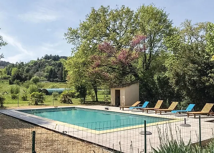5 Bedroom Pet Friendly In